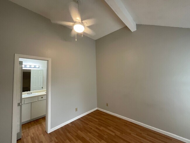 Building Photo - 298 Carriage Crossing Ln