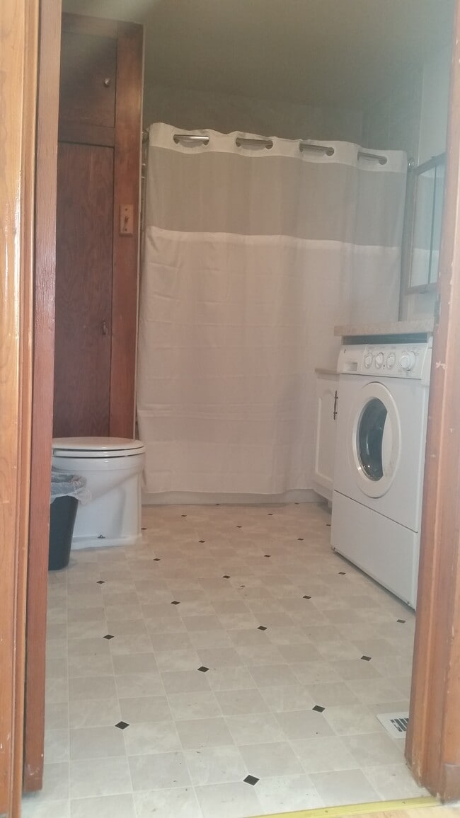 Building Photo - 31 2nd St NW