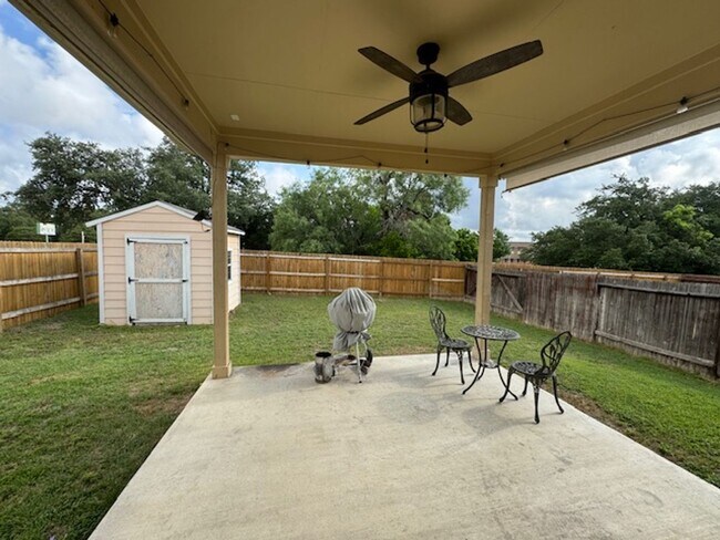 Building Photo - Texas Size Home!! Featuring over 2700 sq ft