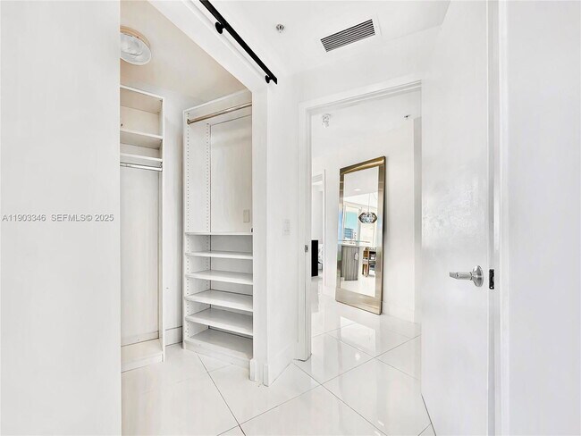 Building Photo - 6700 Indian Creek Dr