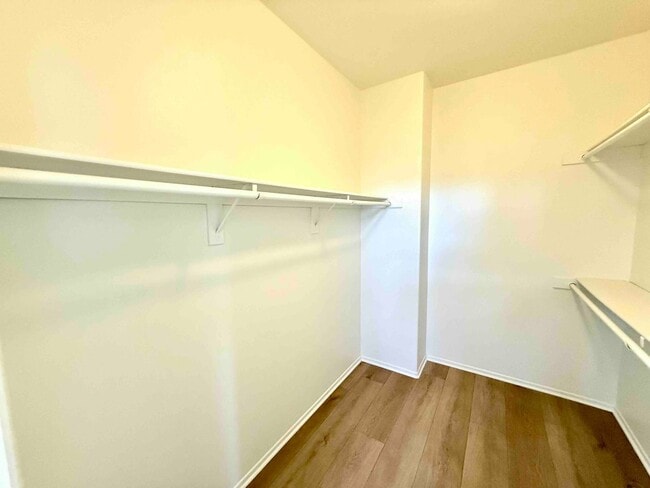 Building Photo - Gated Community - Updated Harbor City Townhouse - 3 bed / 2.5 bath