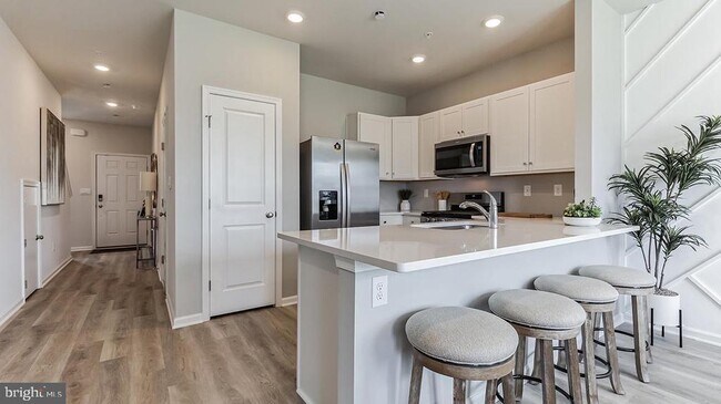 Building Photo - 619 Benjamin Ct