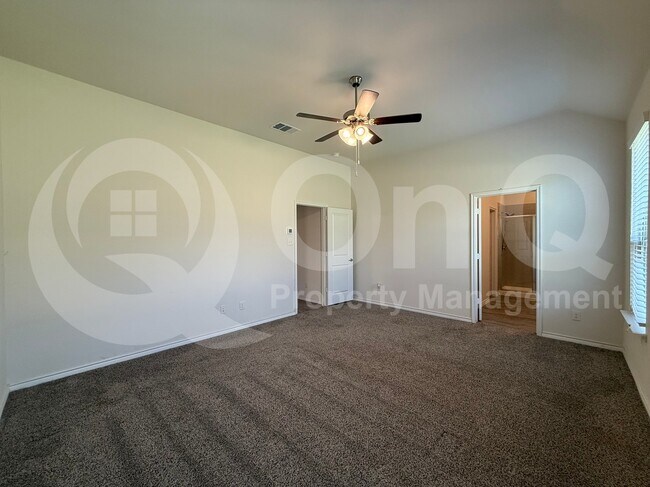 Building Photo - 4124 Ellinger Dr