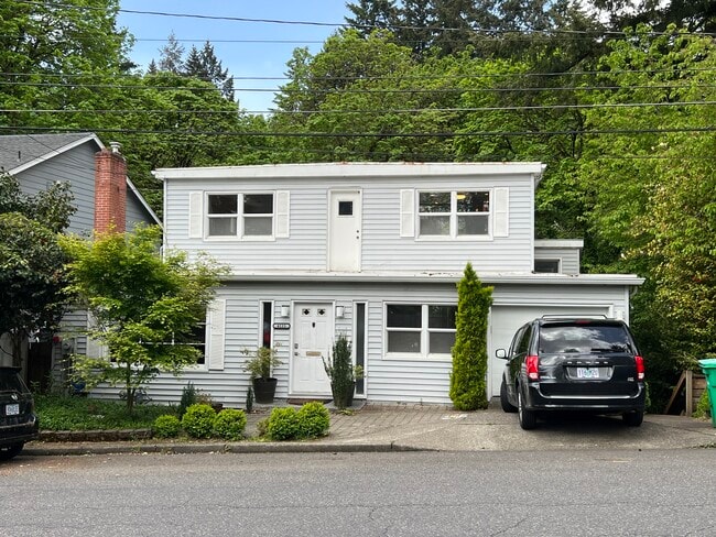 Building Photo - 4115 SW 6th Ave