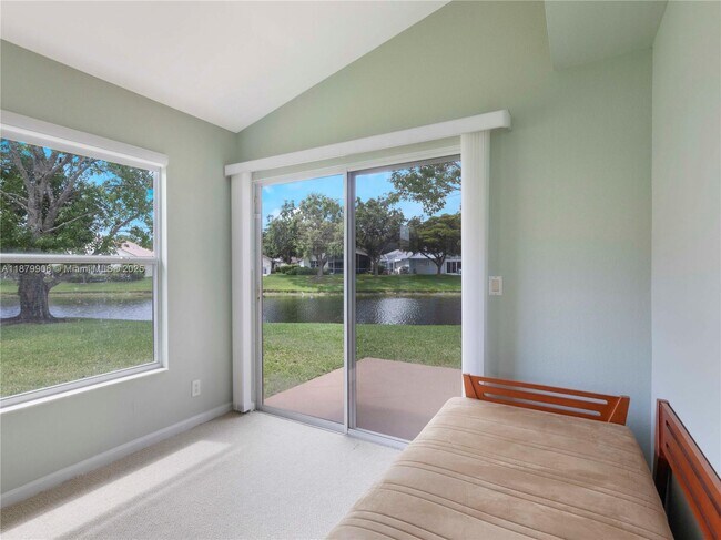 Building Photo - 2549 Egret Lake Dr
