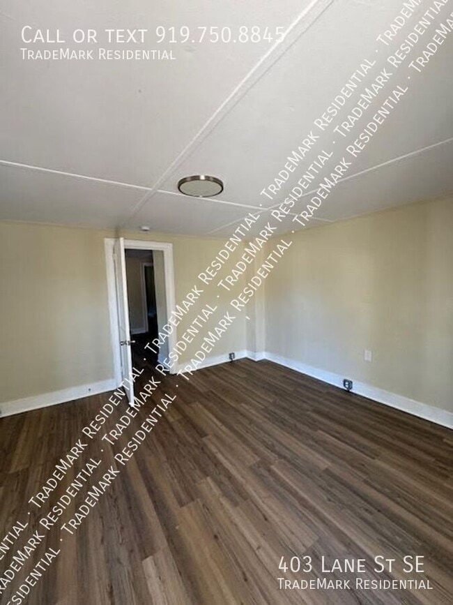 Building Photo - 403 Lane St SE