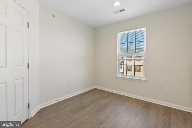 Building Photo - 407 Susan Cir