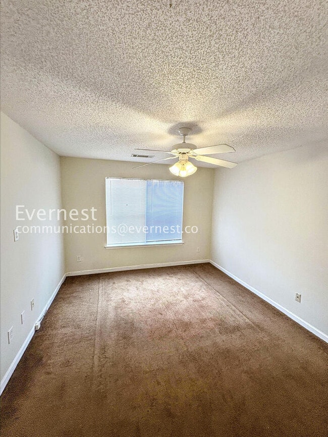Building Photo - PROMO: Enjoy your 2nd month rent-free rent when you sign the lease today! 3 Bed, 2.5 Bath Home wi...