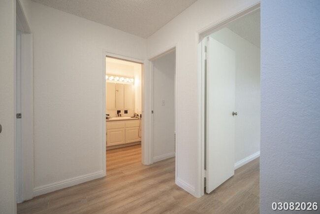 Building Photo - 3 bd, 1.5 ba townhome in Palehua Hale Community in Makakilo