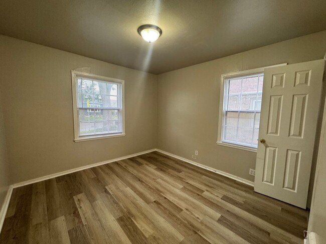 Building Photo - 3928 N 30th St