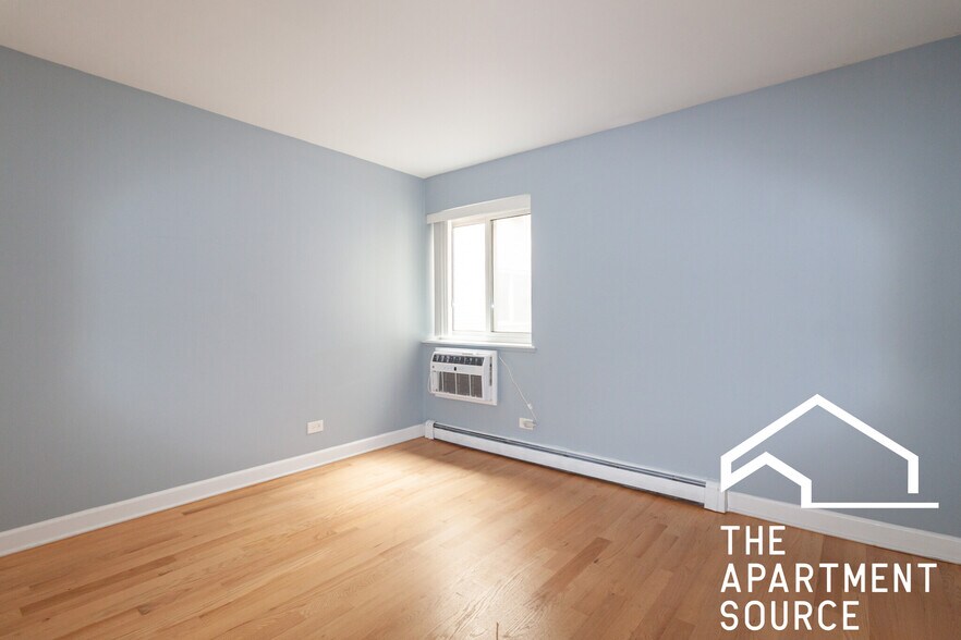 Building Photo - 3801 N Pine Grove Ave