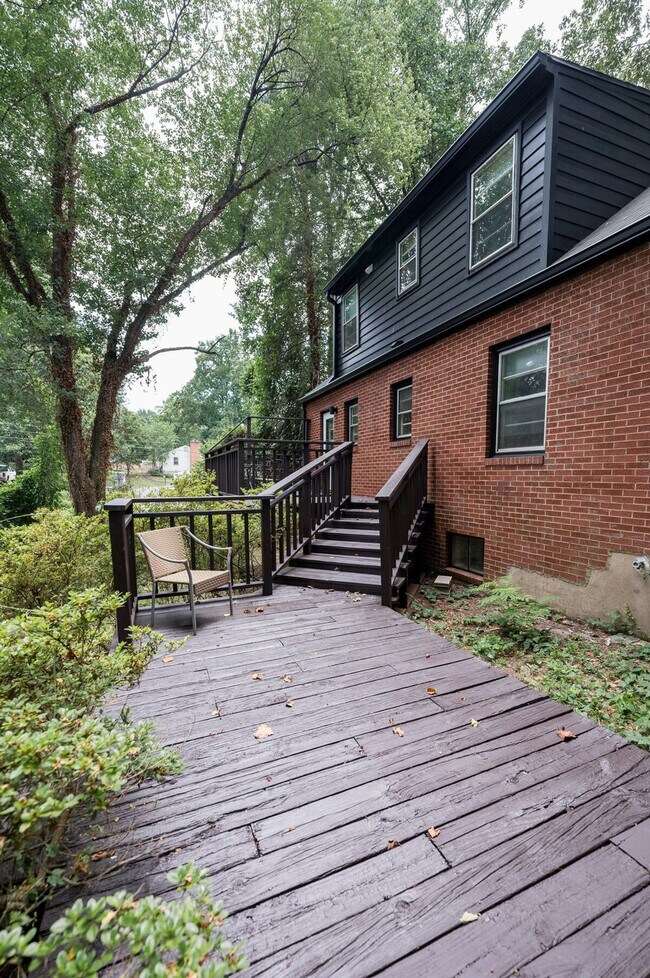Building Photo - 617 Rockcreek Rd