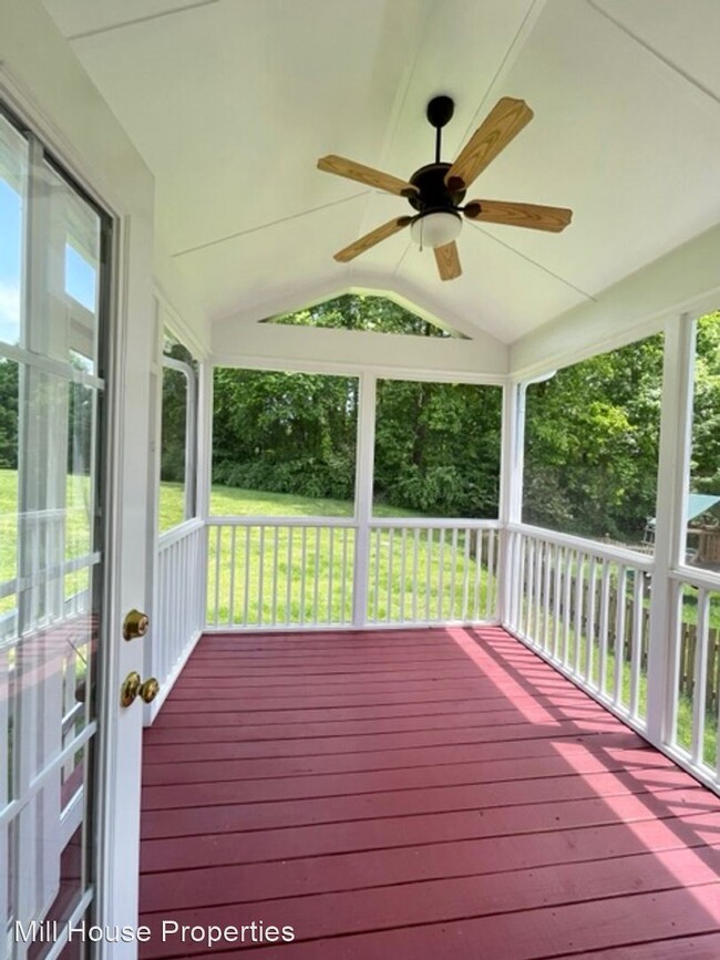 Building Photo - 4 br, 2.5 bath House - 118 N Fields Circle