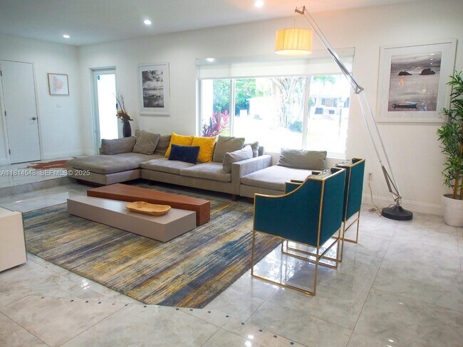 Building Photo - 200 NW 86th St