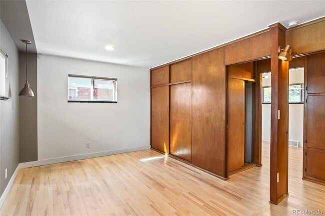 Building Photo - "Spacious 5-Bedroom Gem with 3 Full Baths in Arvada"