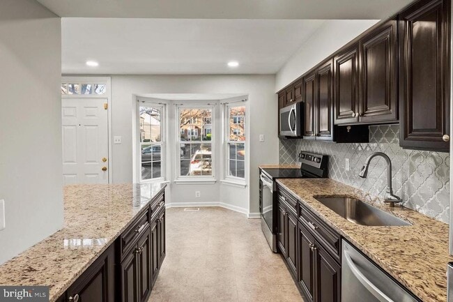 Building Photo - 7000 Ducketts Ln