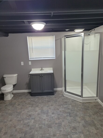 Building Photo - 2021 W 35th St