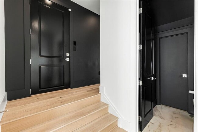 Building Photo - 6715 Halcyon Way