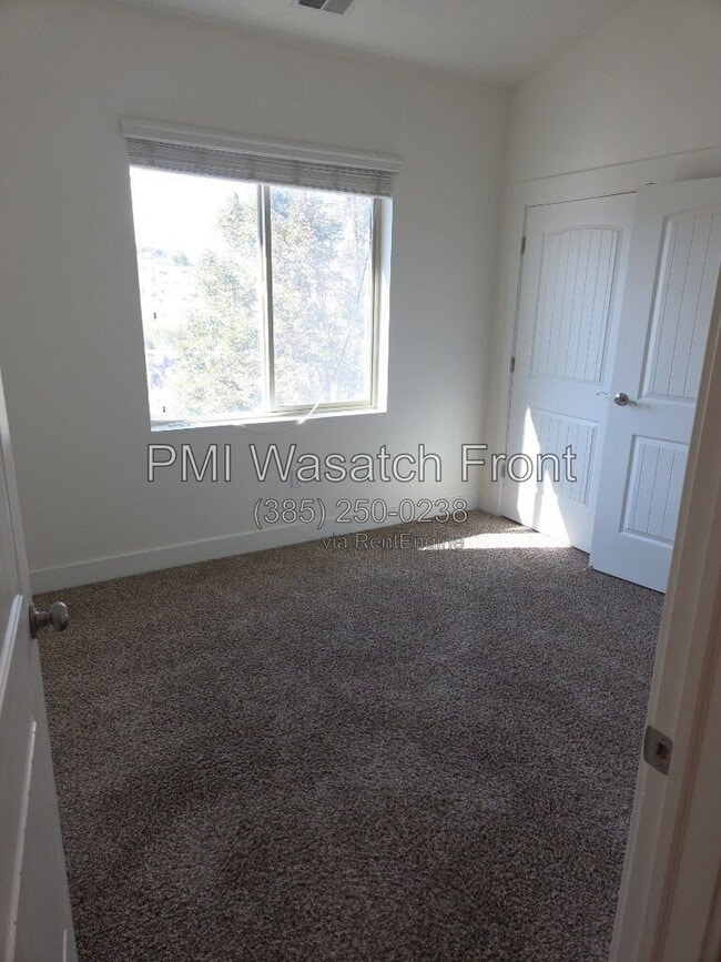 Building Photo - 147 W Spring Hill Way