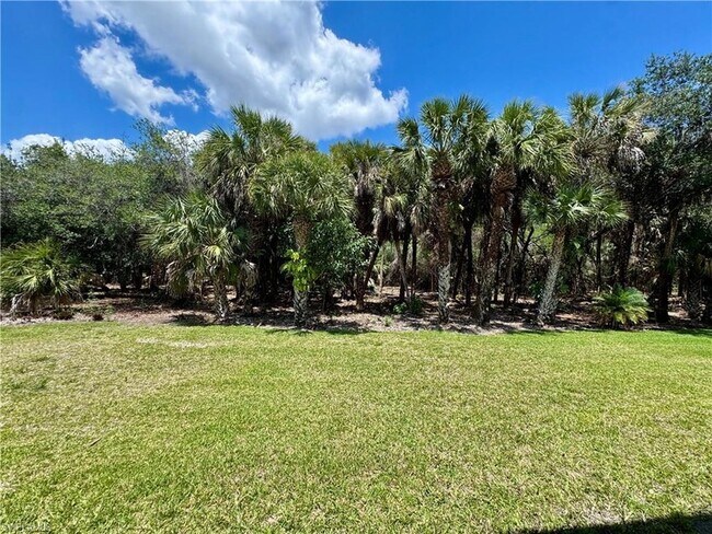 Building Photo - 661 Squire Cir