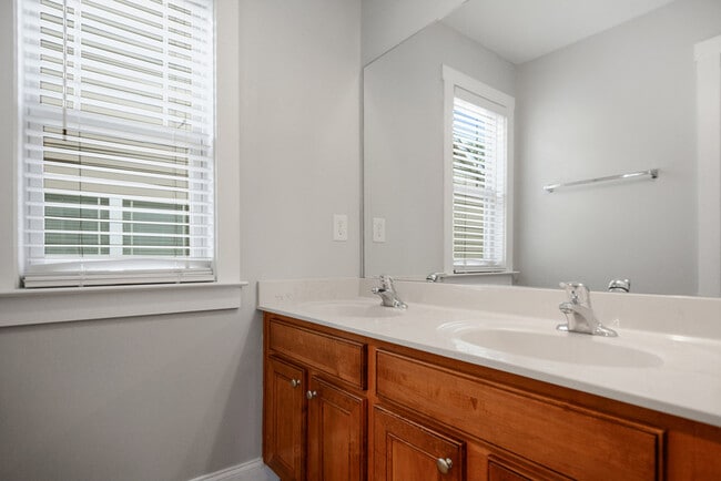 Building Photo - 2056 Hatteras Wy