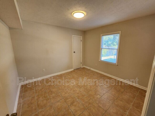 Building Photo - 6219 Browning Dr