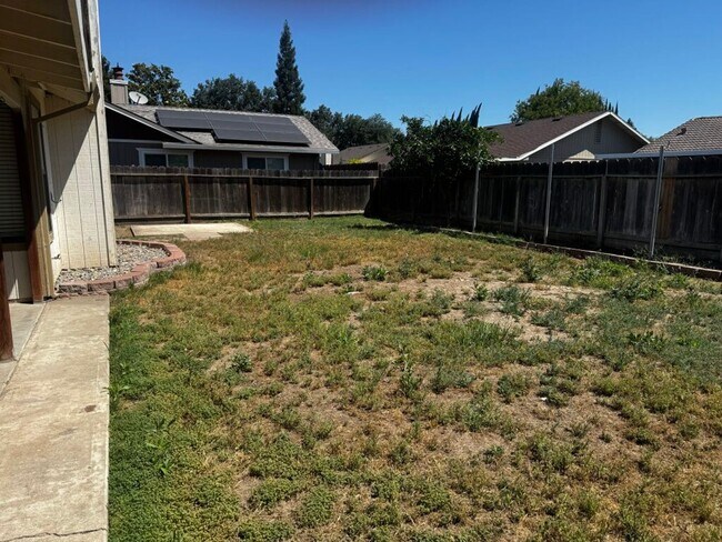 Building Photo - Charming Oakdale Home 3 bedrooms 2 bathrooms