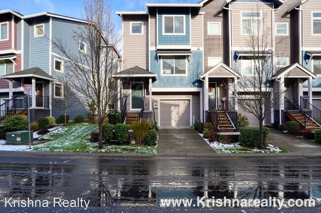 Primary Photo - 3 br, 2.5 bath House - 10571 NE Park Ridge...