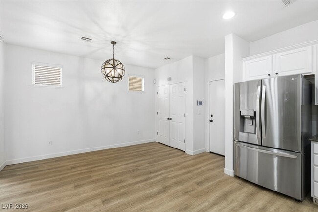 Building Photo - 10585 Cave Ridge St