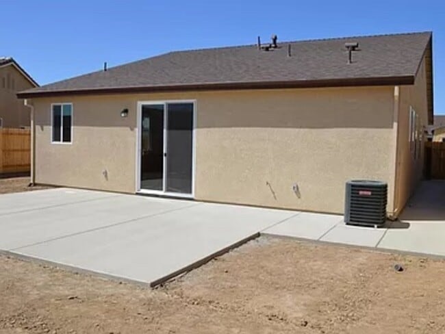 Building Photo - 4450 Lacy Ln