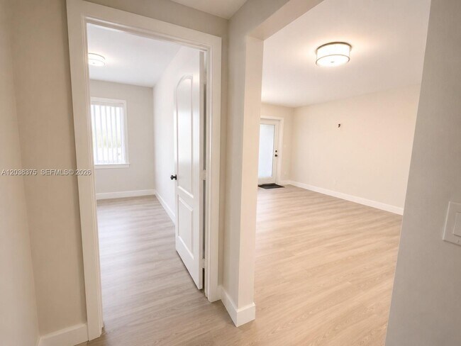 Building Photo - 3530 SW 9th Terrace