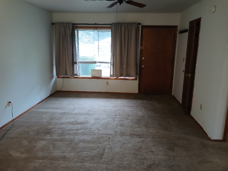 Building Photo - 404-404 N Morton St