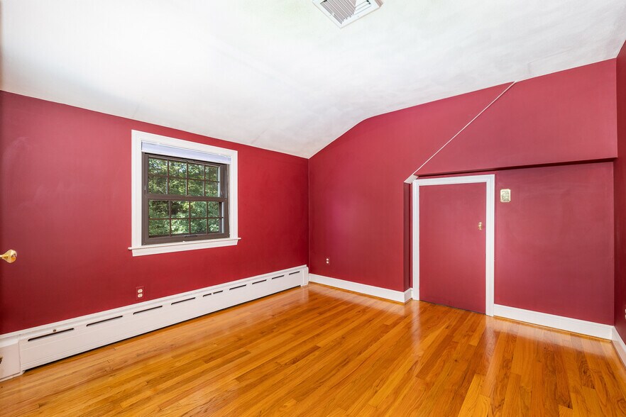 Building Photo - 171 Silver St