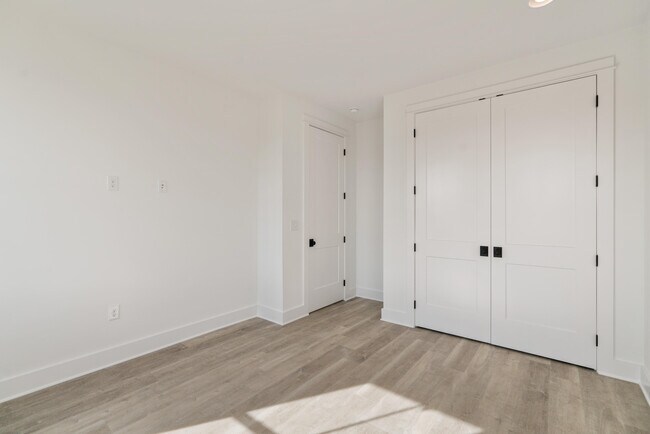 Building Photo - 94 Woodshire Dr
