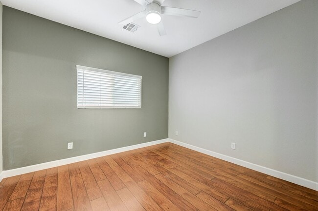 Building Photo - Stunning one story in the NW!