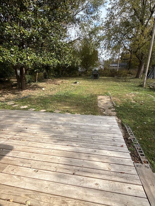 Building Photo - 3 bedroom/1 bathroom house