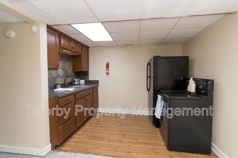 Building Photo - 1309 Labrea Dr