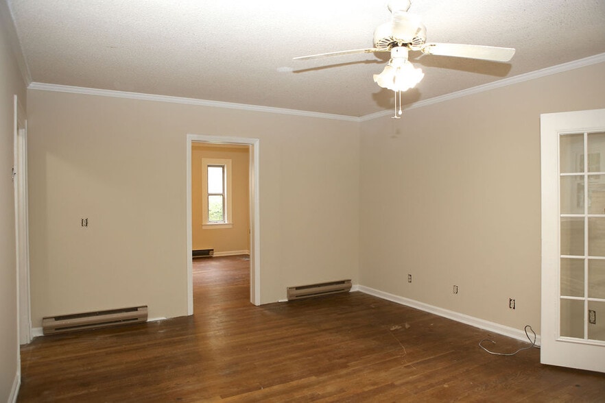 Building Photo - 1806 Walker Ave