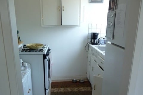 Kitchen - 2301 Oak St