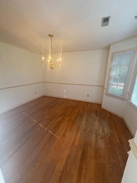 Building Photo - 1204 Whitehall Rd