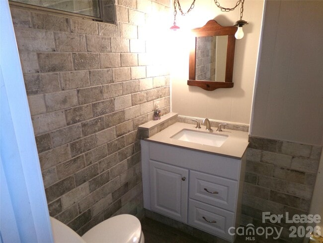 Building Photo - 869 Emerald Shores Rd