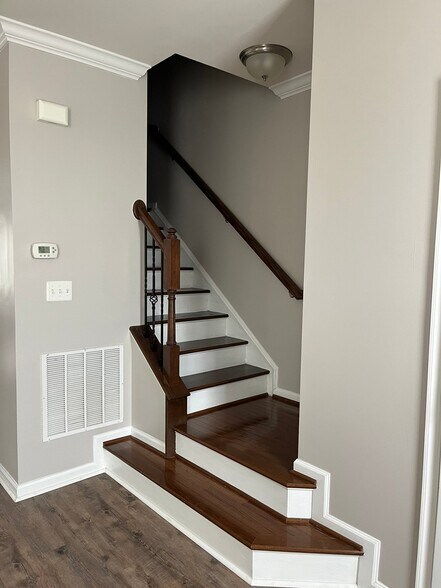 Building Photo - 7212 Yesterday Ln