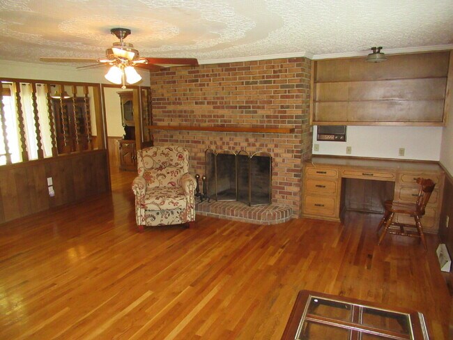 Building Photo - Charming All-Brick Ranch with Finished Bas...