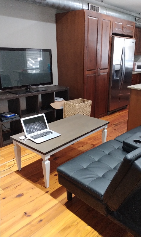 Building Photo - 15 Sires St