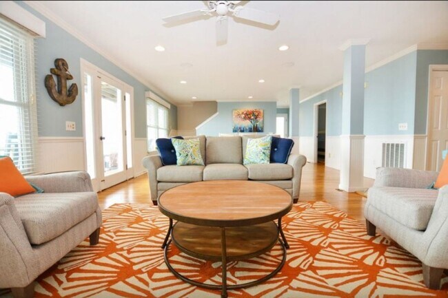 Building Photo - ENDLESS ELEGANCE AT THIS FLAWLESS OFF-SEAS...