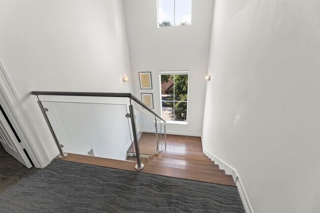 Building Photo - 1221 Kipling St
