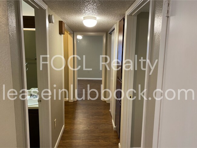 Building Photo - 510 Dowden Rd