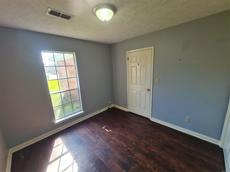 Building Photo - 3661 Horseshoe Cir