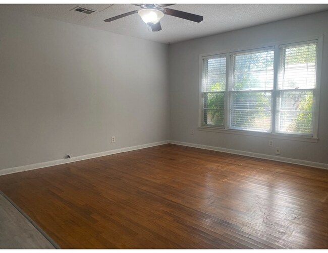 Building Photo - 1513 Berkshire St