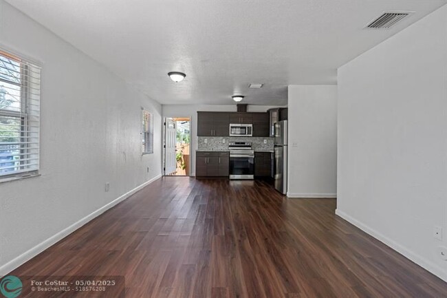 Building Photo - 323 NW 97th St